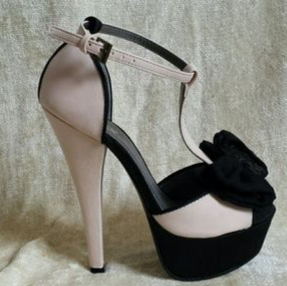 Mixx Shuz Tammy T-strap peep toe platform